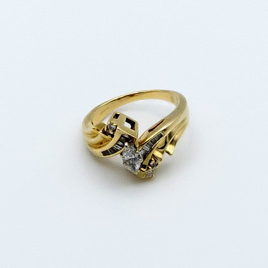 14ct Yellow Gold Ring With Natural Diamonds