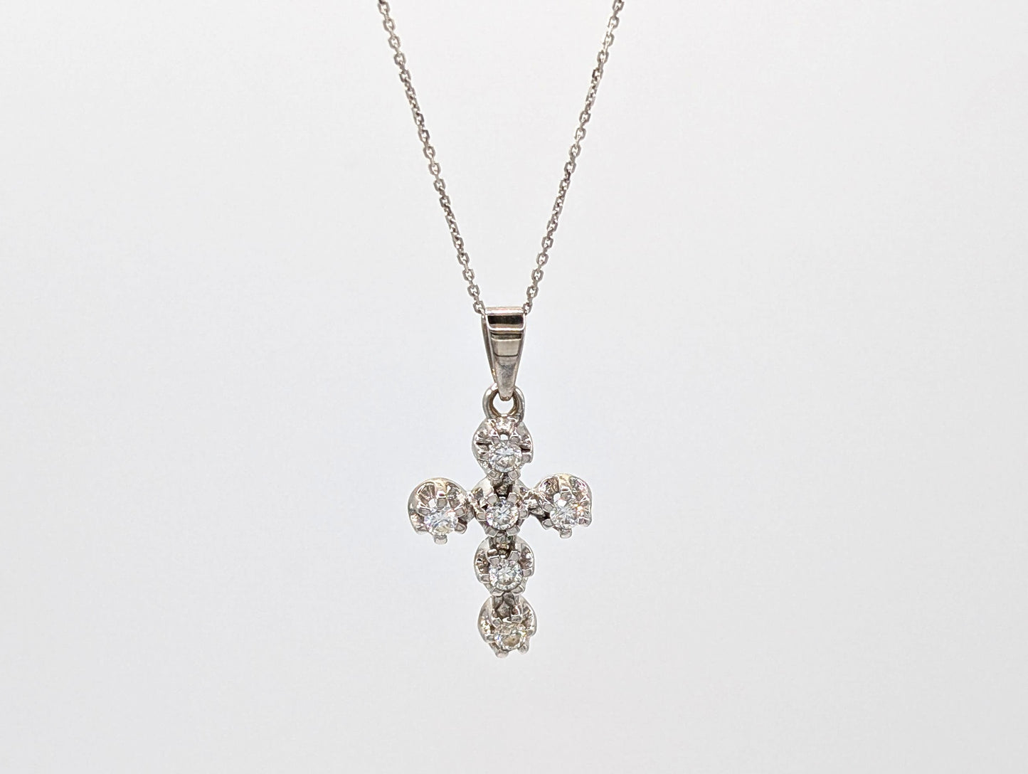 9ct White Gold Crucifix Pendant Necklace