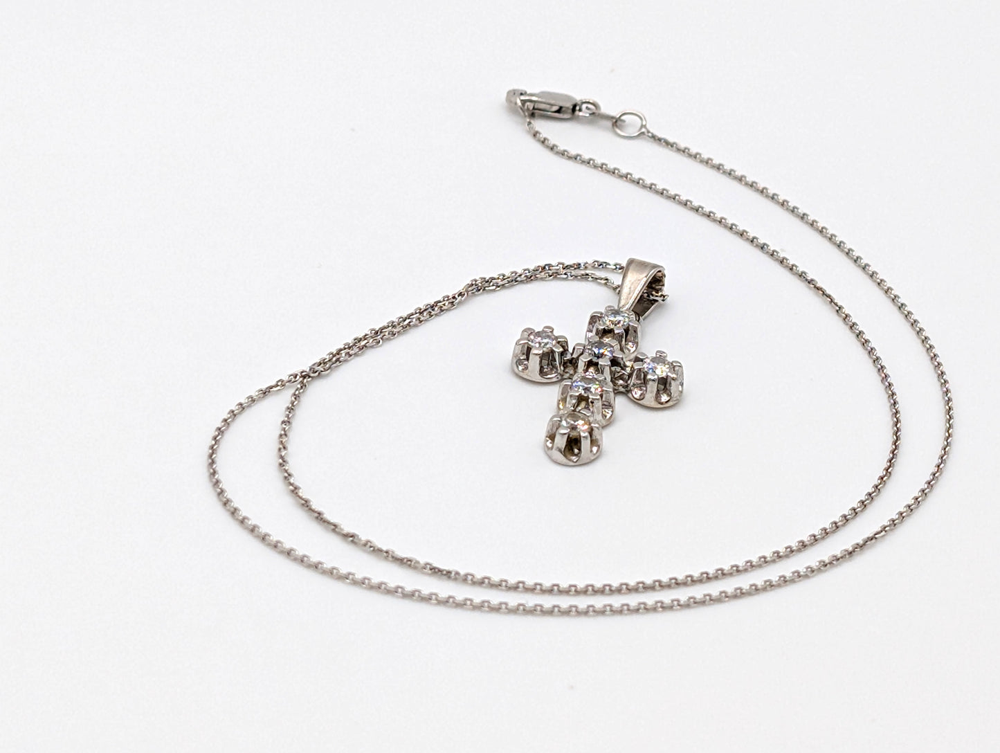 9ct White Gold Crucifix Pendant Necklace