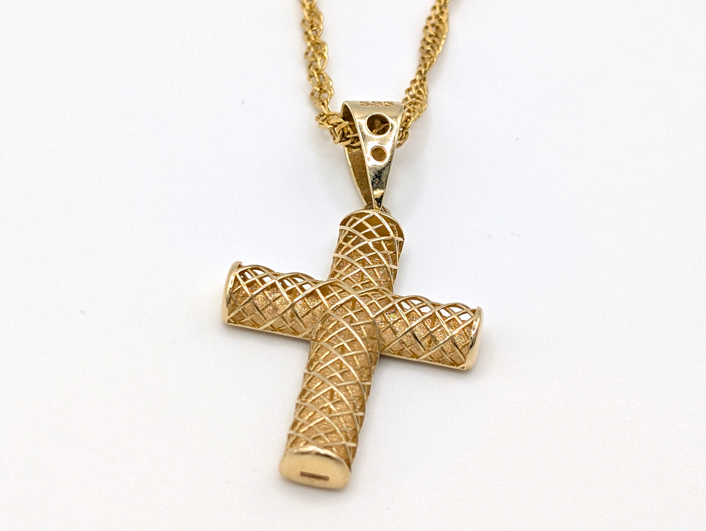 14ct Yellow Gold Crucifix Pendant Necklace