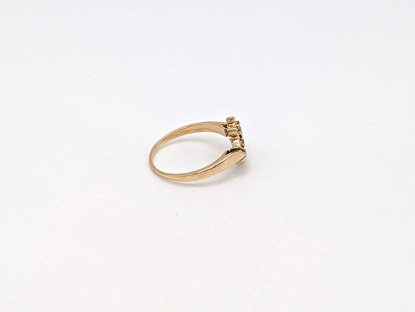 18ct Yellow Gold Natural Diamonds Ring