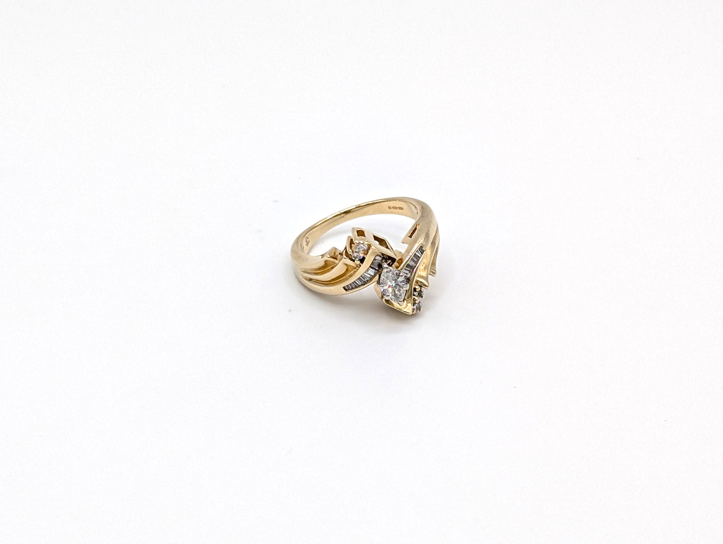 14ct Yellow Gold Natural Diamonds Ring