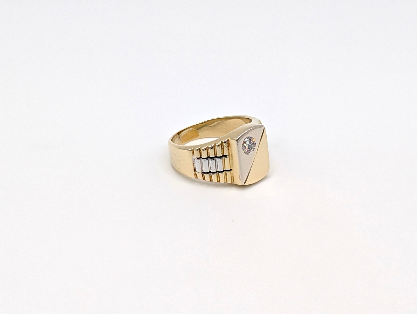 14ct Yellow Gold Natural Diamond Signet Ring